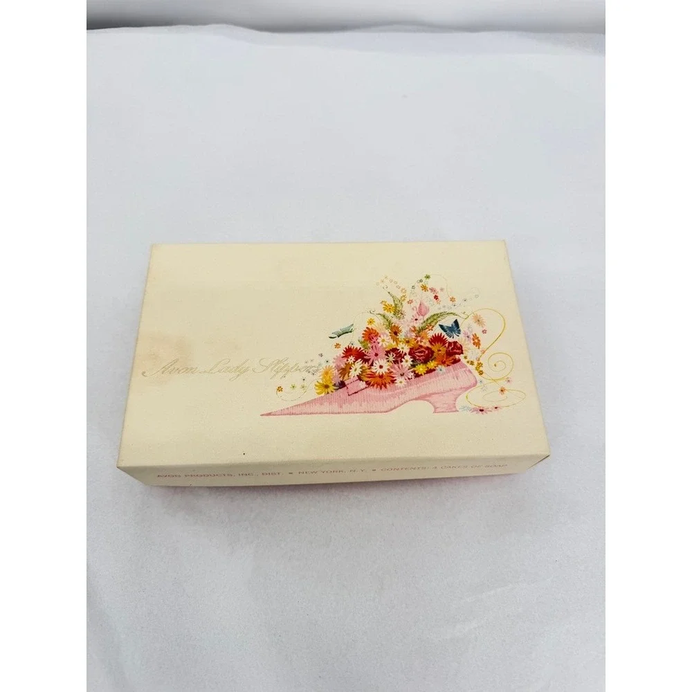Avon Lady Slippers Soap Set VTG Guest Bath Decorative Floral Gift Whimsical NOS